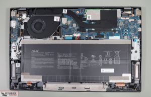 Asus ZenBook 14 UX425JA - notranji deli in demontaža