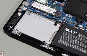 Acer Predator Helios 300 - HDD keji