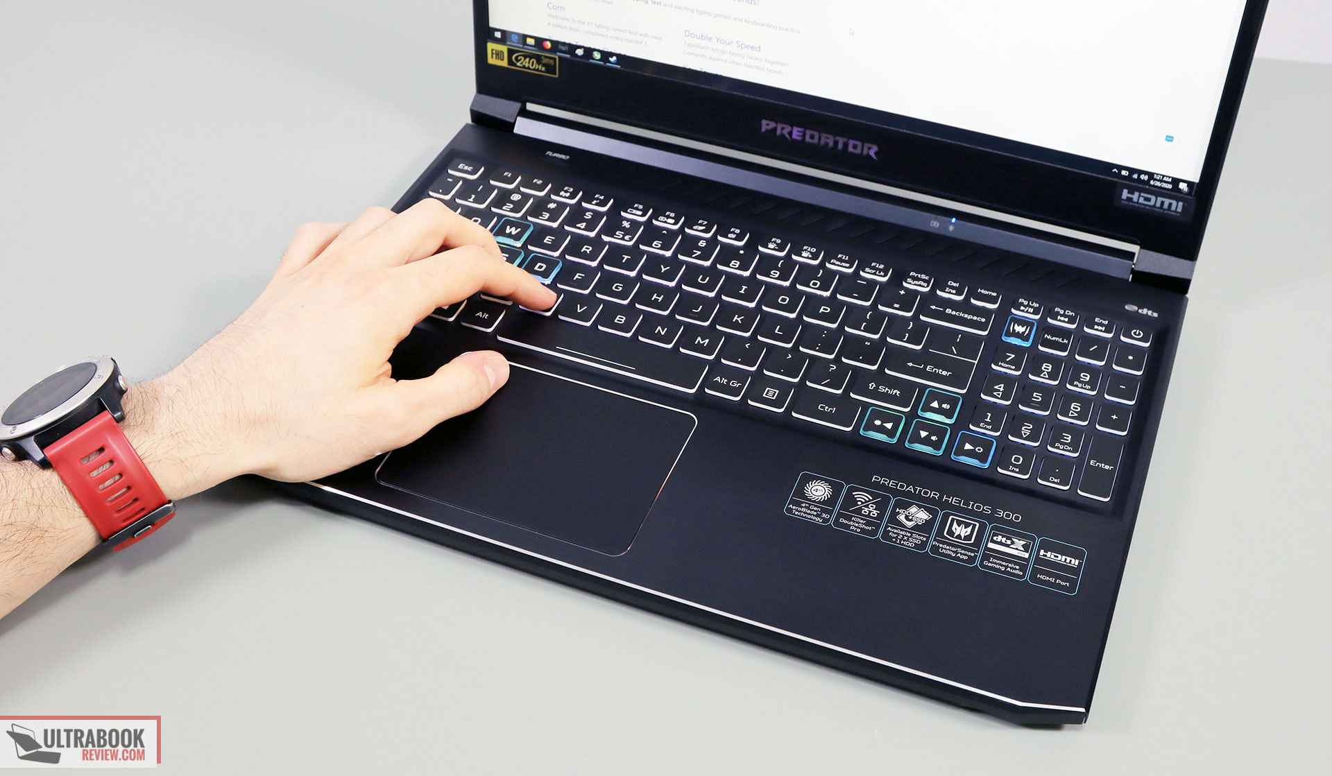 Acer Predator Helios 300 - keyboard uye podhi padhi