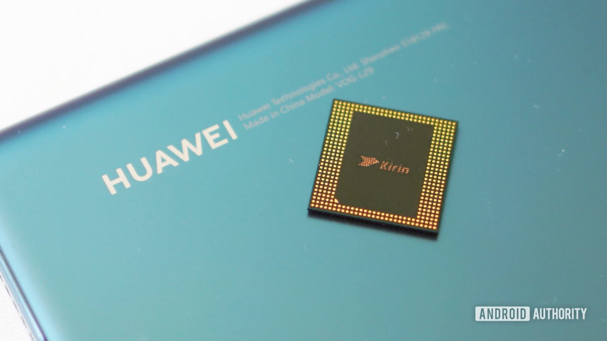 Kirin 990-chipset met Huawei-logo op telefoon