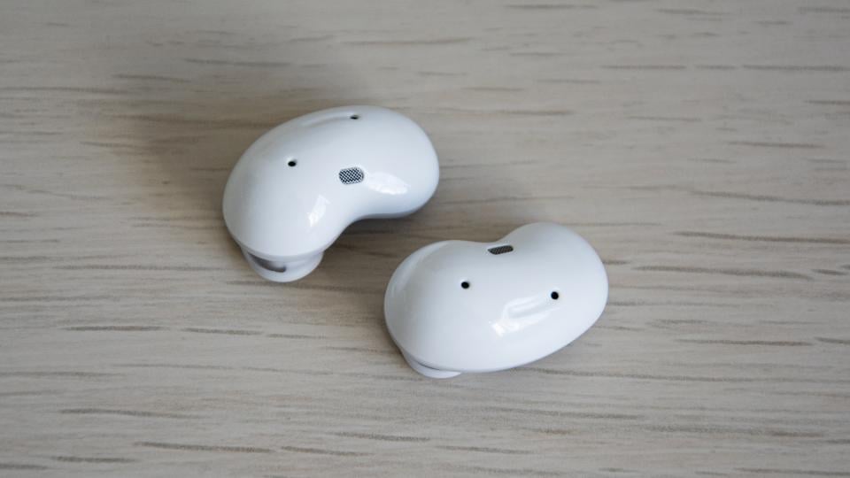 samsung_galaxy_buds_live_outer_surfaces