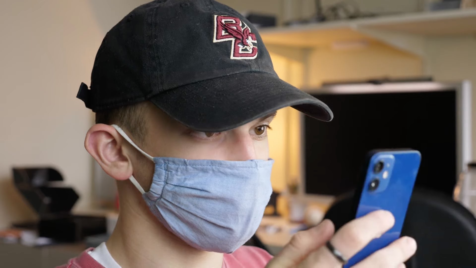 A photo illustrating how to unlock iPhone with Apple Watch while wearing a mask