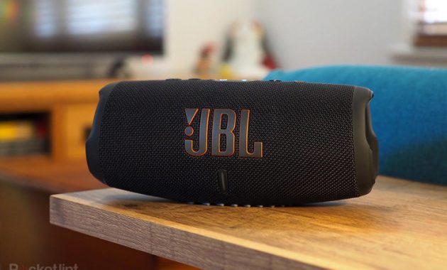 157610-speakers-review-jbl-charge-5-review-image1-4bvjkgsxy5