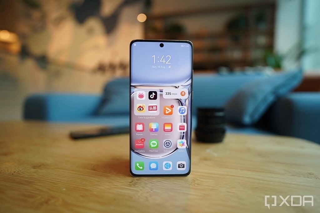 The 6.6-inch screen of the Huawei P50 Pro.