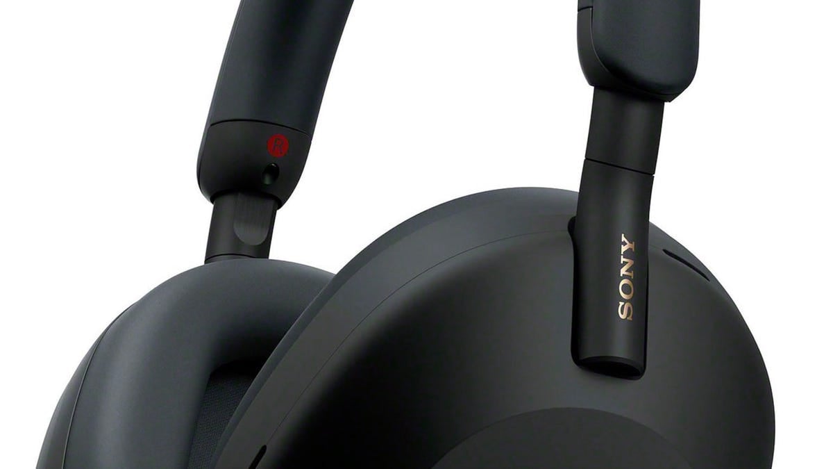 Leaked images of Sony's new XM5 headphones