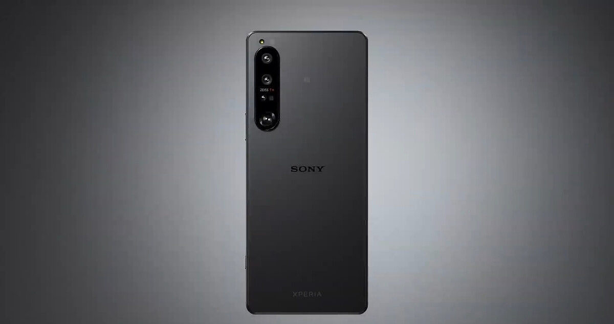 Sony Xperia 1 IV in black color