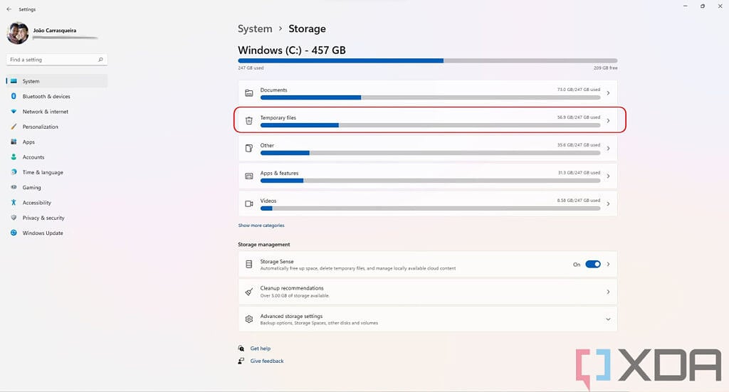 Windows 11 storage settings with Temporary files option highlighted