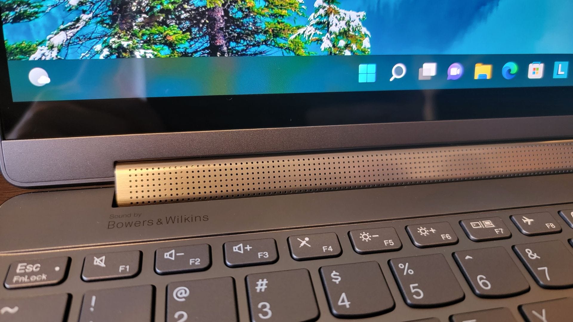 bowers and wilkins 360 sound bar on the lenovo yoga 9i laptop