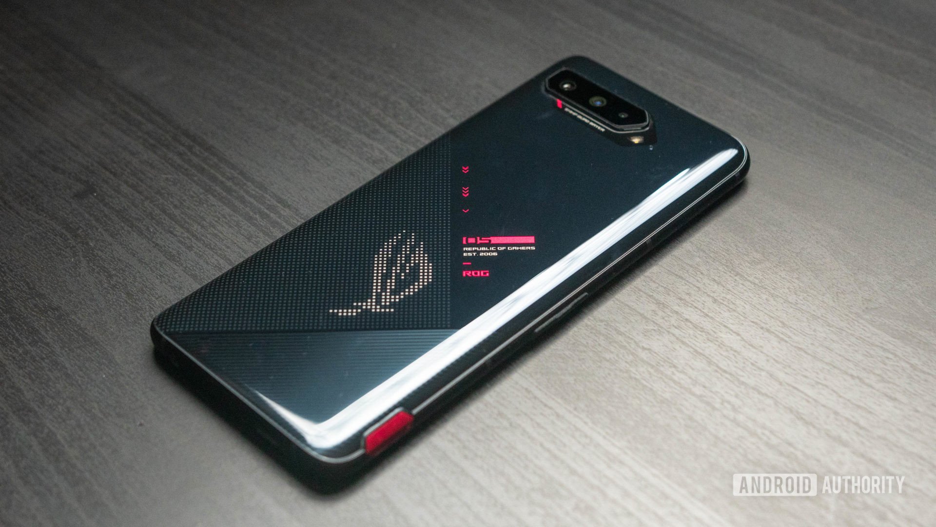 Asus ROG Phone rear of the device at an angle