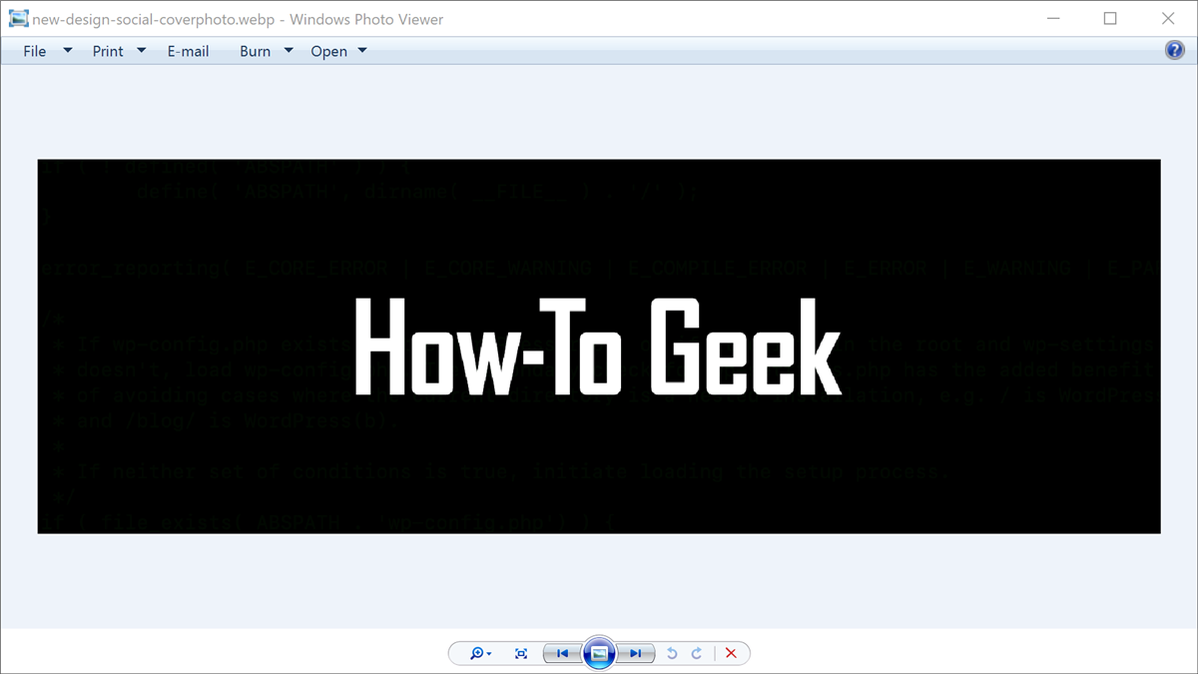 How-To Geek Header Image displayed in Windows Photo Viewer. 
