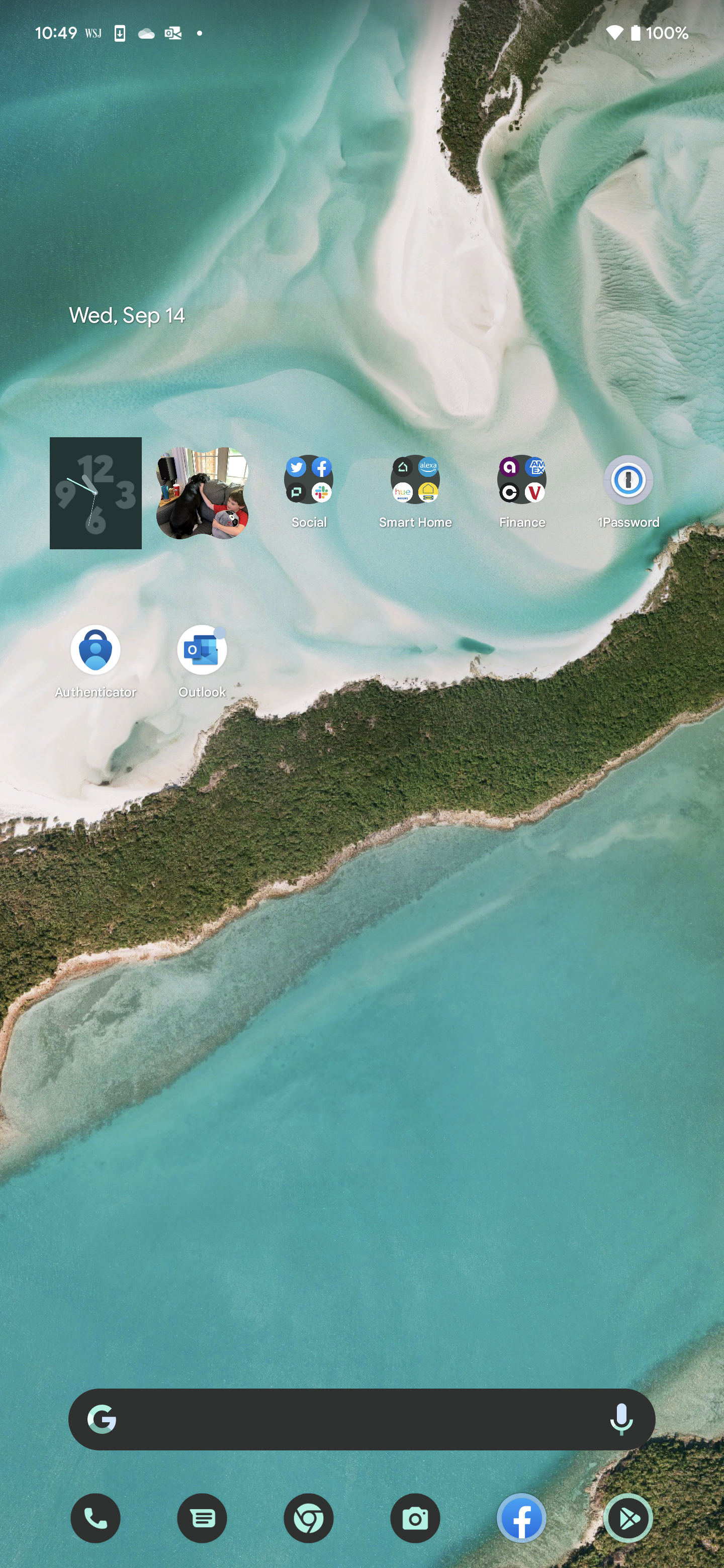 Android 13 taskbar on Pixel home screen.