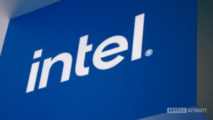 Intel-logo-angled-MWC-2022-1