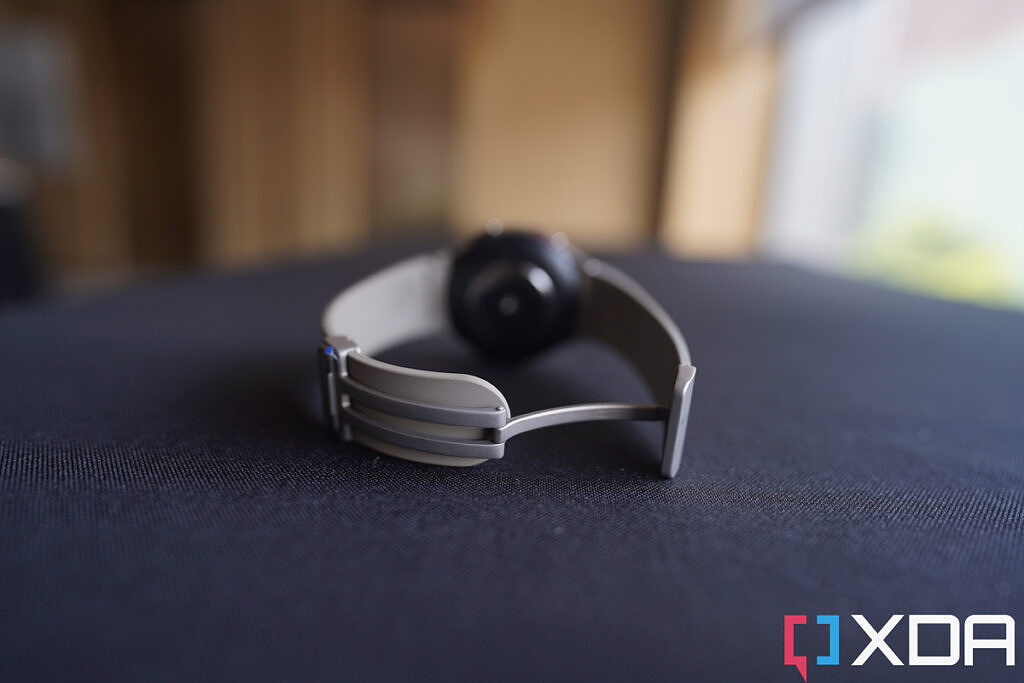 The strap and clasp of the Galaxy Watch 5 Pro