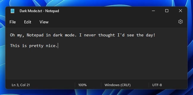 The new Windows 11 Notepad with dark mode.