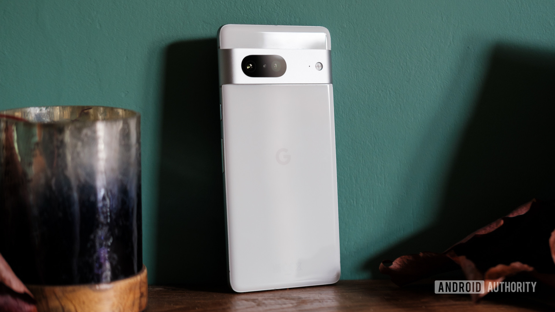 Google-Pixel-7-sulge-rohelise seina-1